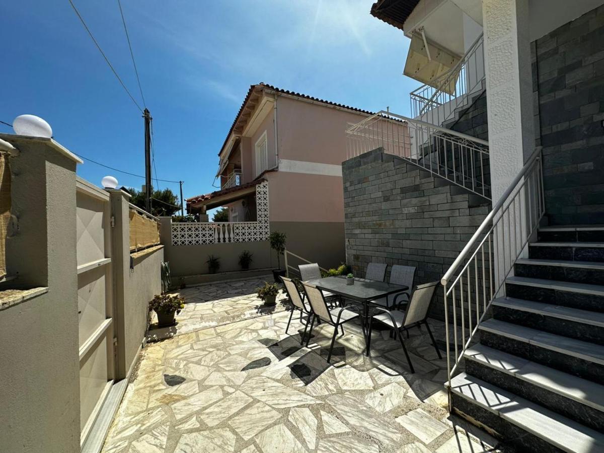 La Vita Apartments-Near Airport & Sea Loútsa Exterior foto
