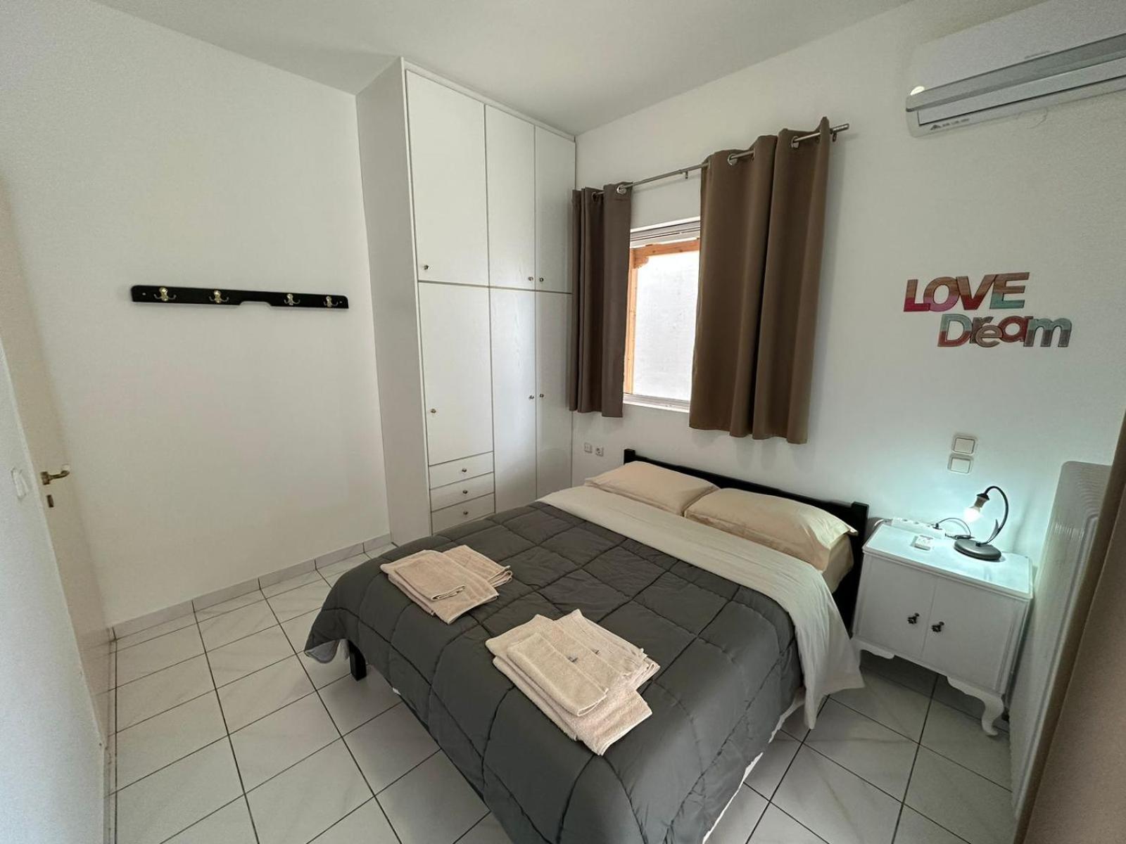 La Vita Apartments-Near Airport & Sea Loútsa Quarto foto